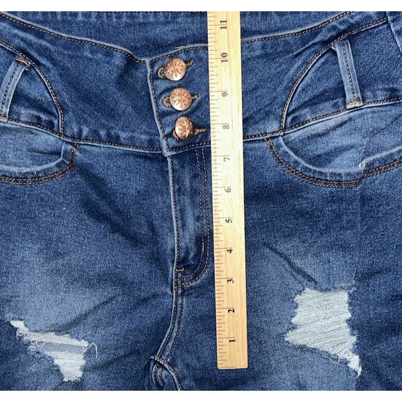 NWOT Flamingo Ripped Mid-Rise Stretch Capri Jeans Women's Large 29X17 - Picture 3 of 7